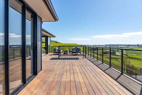 Photo of property in 32 Oyster Place, Omokoroa, 3114