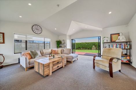 Photo of property in 9 Sampson Avenue, Waiwhakaiho, New Plymouth, 4312