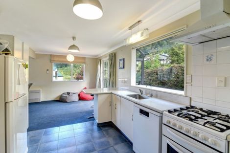 Photo of property in 2 Evergreen Place, Sunshine Bay, Queenstown, 9300