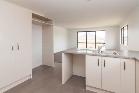 Photo of property in 33 Silicon Way, Fitzherbert, Palmerston North, 4410