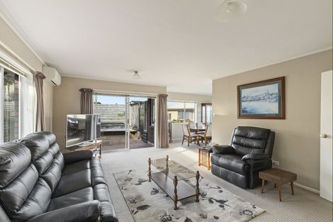 Photo of property in 4/3 Sandel Rise, Merrilands, New Plymouth, 4312