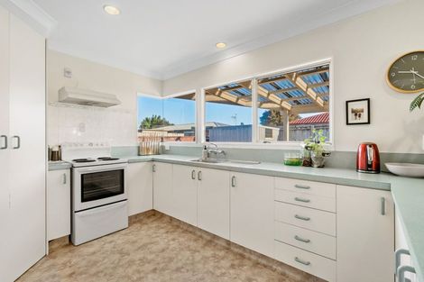 Photo of property in 21 Crisp Drive, Papamoa Beach, Papamoa, 3118