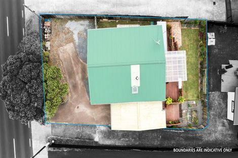 Photo of property in 1/275 Great North Road, Henderson, Auckland, 0612