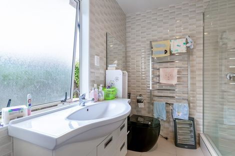 Photo of property in 7 Wattle Street, New Lynn, Auckland, 0600