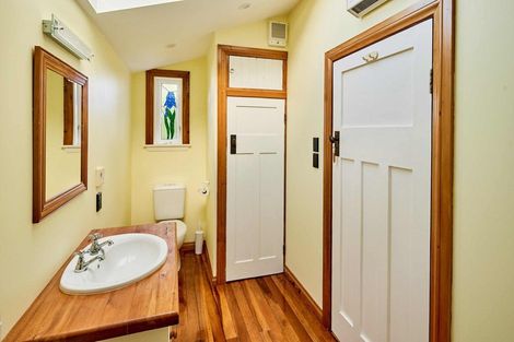 Photo of property in 25 Mahoe Street, Eastbourne, Lower Hutt, 5013