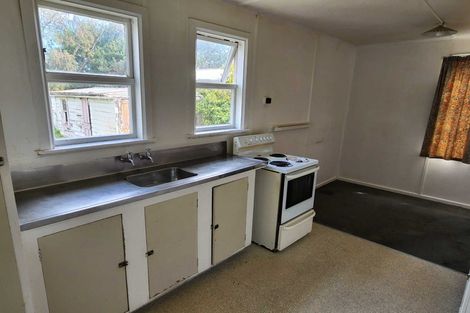 Photo of property in 325 Riccarton Road, Upper Riccarton, Christchurch, 8041