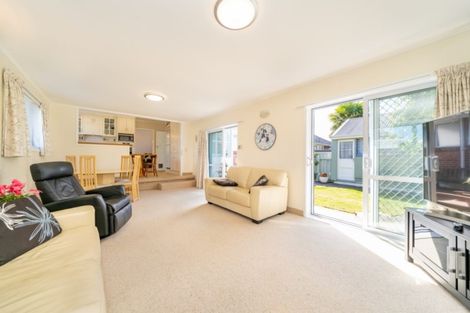 Photo of property in 5 Te Puni Grove, Elderslea, Upper Hutt, 5018