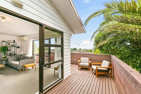 Photo of property in 2/28 Royal Road, Massey, Auckland, 0614