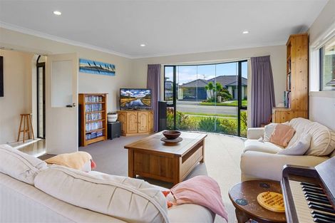 Photo of property in 82 The Drive, Paraparaumu Beach, Paraparaumu, 5032
