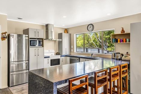 Photo of property in 64 Poplar Avenue, Raumati South, Paraparaumu, 5032