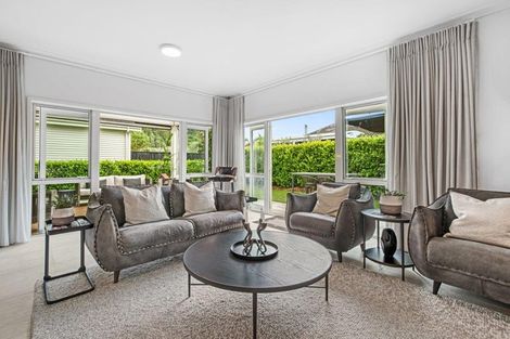 Photo of property in 14 Kensington Drive, Orewa, 0931