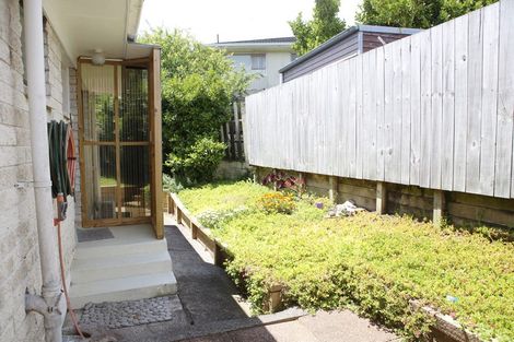 Photo of property in 3/25 Widmore Drive, Massey, Auckland, 0614