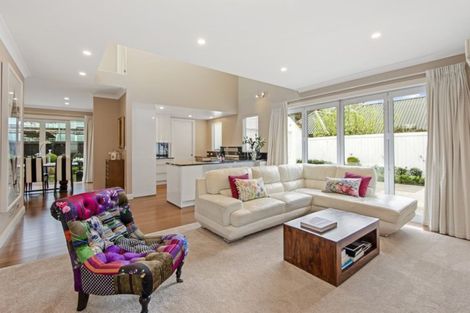 Photo of property in 111a Saint Andrews Square, Strowan, Christchurch, 8052