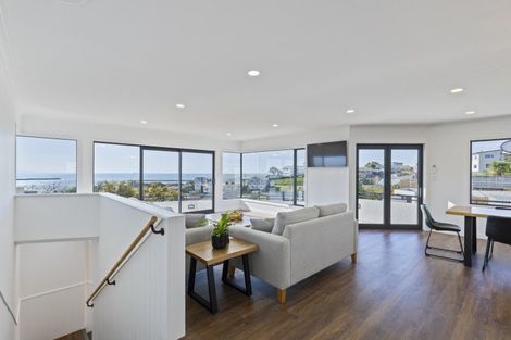 Photo of property in 23 Peace Avenue, Moturoa, New Plymouth, 4310