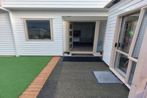 Photo of property in 14 Latimer Way, Petone, Lower Hutt, 5012