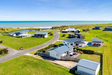 Photo of property in 10 Rosemount Road, Waverley, 4591