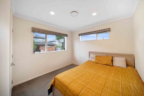Photo of property in 9 Seresin Crescent, Flat Bush, Auckland, 2016