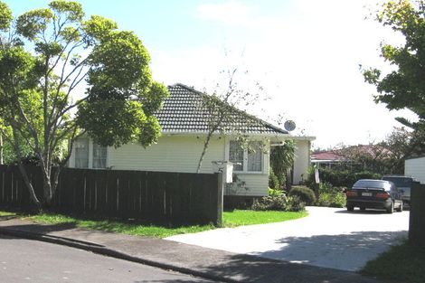 Photo of property in 5 Holman Road, Te Atatu Peninsula, Auckland, 0610