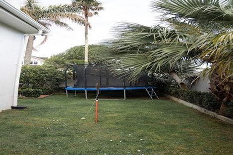 Photo of property in 1/2 Ocean View Road, Milford, Auckland, 0620