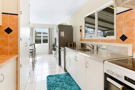 Photo of property in 36 Whitby Avenue, Whitianga, 3510