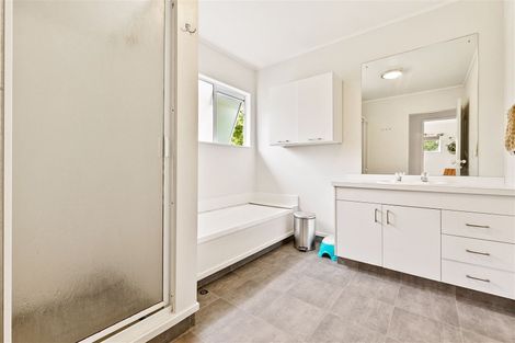 Photo of property in 12/24 Eastglen Road, Glen Eden, Auckland, 0602