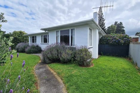 Photo of property in 33 Fox Street, Opunake, 4616