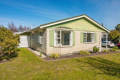 Photo of property in 1 Collier Place, Saint Johns Hill, Whanganui, 4501
