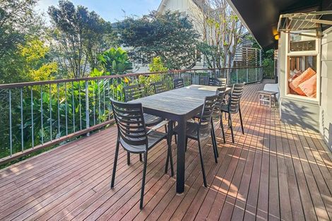 Photo of property in 111 Thompson Road, Bluff Hill, Napier, 4110