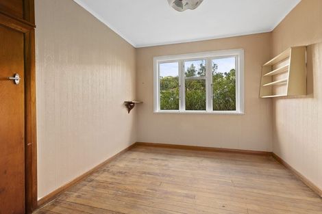 Photo of property in 34 Raroa Terrace, Tawa, Wellington, 5028