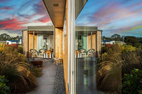 Photo of property in 75 Riverhead Point Drive, Riverhead, 0820