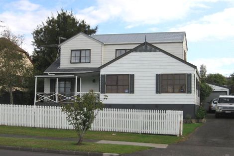 Photo of property in 36 Granville Drive, Massey, Auckland, 0614