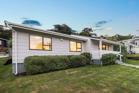 Photo of property in 19 Seagull Place, Whitby, Porirua, 5024