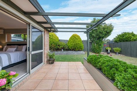 Photo of property in 56 Highfields Terrace, Henderson, Auckland, 0612