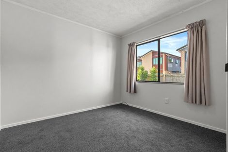 Photo of property in 2/4 Laurie Avenue, Papakura, 2110