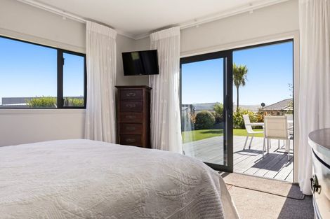 Photo of property in 6 Tuhua Close, Wharewaka, Taupo, 3330