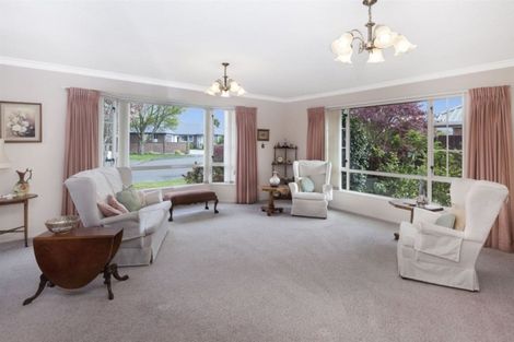 Photo of property in 8 Wiltshire Mews, Avonhead, Christchurch, 8042