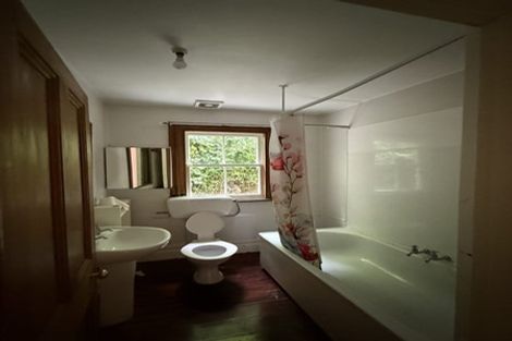 Photo of property in 143 Wadestown Road, Wadestown, Wellington, 6012