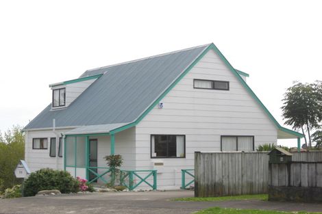Photo of property in 10 Ranfurly Street, Frankleigh Park, New Plymouth, 4310