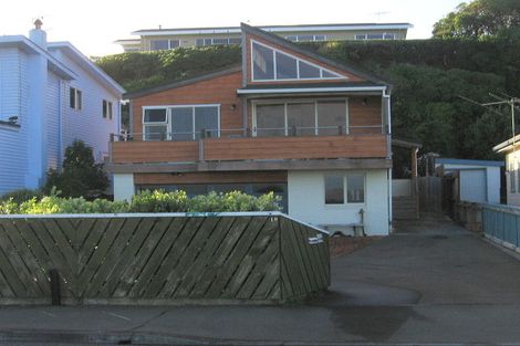 Photo of property in 19 Sunset Parade, Plimmerton, Porirua, 5026