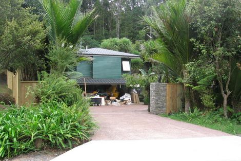Photo of property in 16 Valley Road, Titirangi, Auckland, 0604