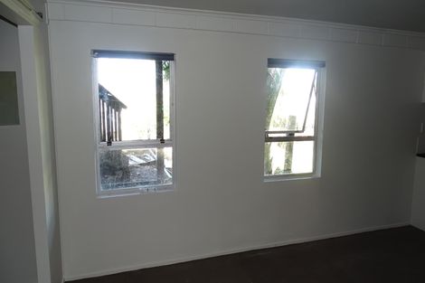 Photo of property in 18 Fairway Avenue, Red Beach, 0932
