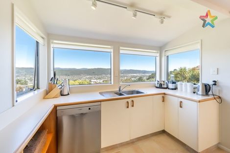 Photo of property in 121 Tirohanga Road, Tirohanga, Lower Hutt, 5010