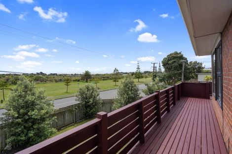 Photo of property in 34 Queens Road, Waikanae Beach, Waikanae, 5036
