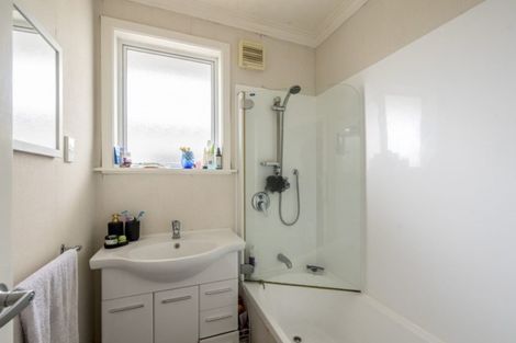 Photo of property in 1 Bartholomew Road, Levin, 5510