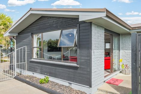 Photo of property in 12 Thurso Place, New Brighton, Christchurch, 8083