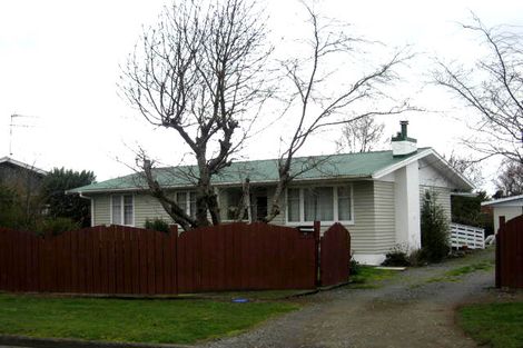 Photo of property in 12 Philip Street, Carterton, 5713