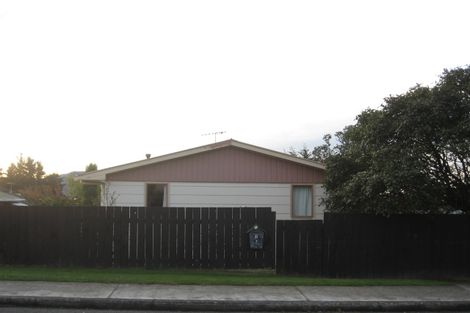 Photo of property in 2 Kaitawa Crescent, Paraparaumu, 5032