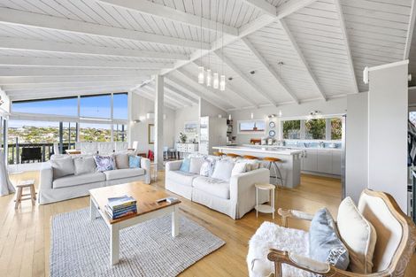 Photo of property in 13 Colmar Road, Mellons Bay, Auckland, 2014
