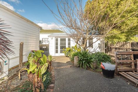 Photo of property in 5 Argyle Street, Whanganui, 4500