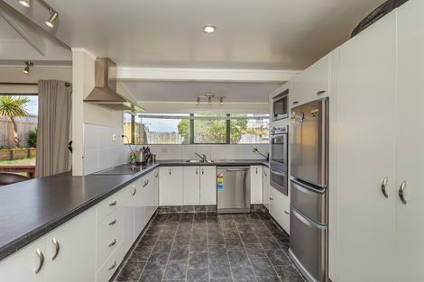 Photo of property in 24 Arataki Grove, Waitarere Beach, Levin, 5510